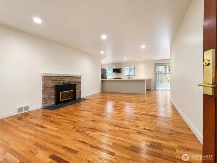 Property photo for 19001 Wallingford Ave N, Shoreline photo 6