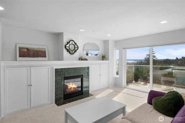 Property photo for 4409 California Avenue Sw #503, Seattle photo 2
