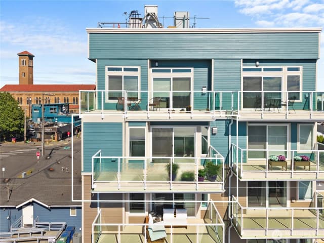 Property photo for 4409 California Avenue Sw #503, Seattle photo 4