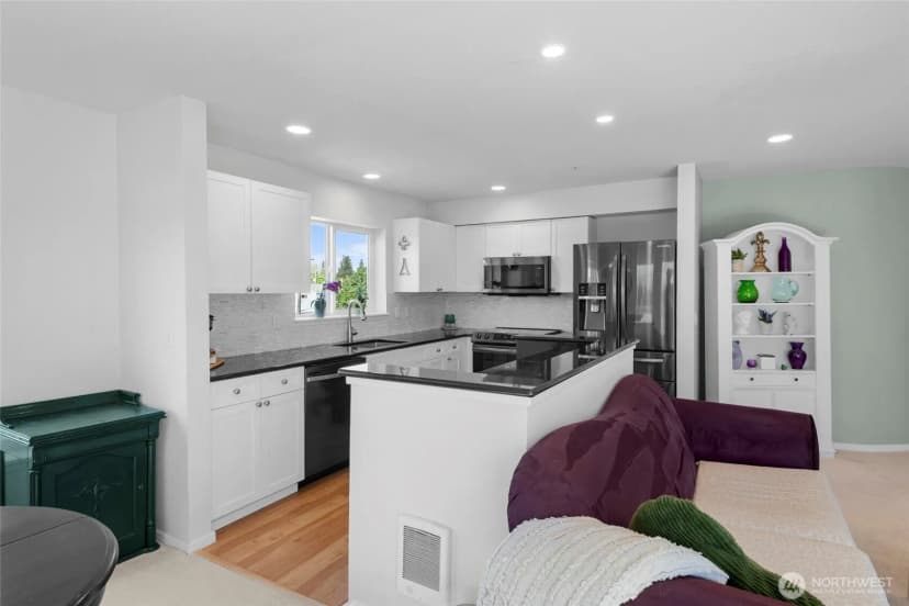 Property photo for 4409 California Avenue Sw #503, Seattle photo 5
