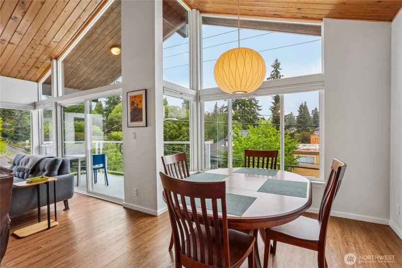Property photo for 5249 40th Avenue Ne #404, Seattle photo 7
