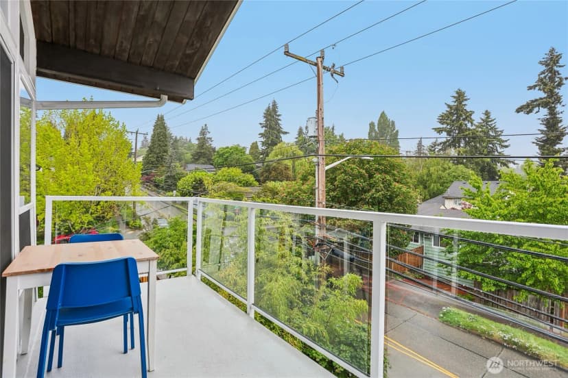 Property photo for 5249 40th Avenue Ne #404, Seattle photo 6