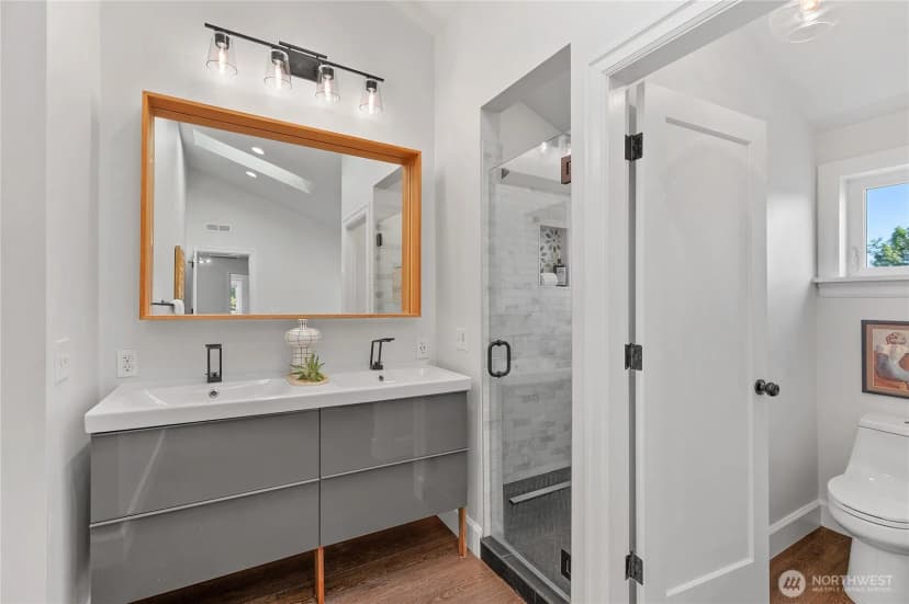 Property photo for 5500 21st Avenue S, Seattle photo 17