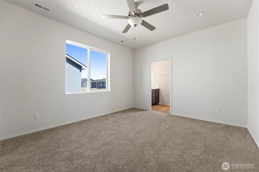 Property photo for 301 Poplar Street Ne, Royal City photo 16