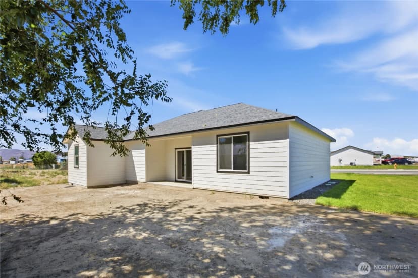 Property photo for 301 Poplar Street Ne, Royal City photo 7