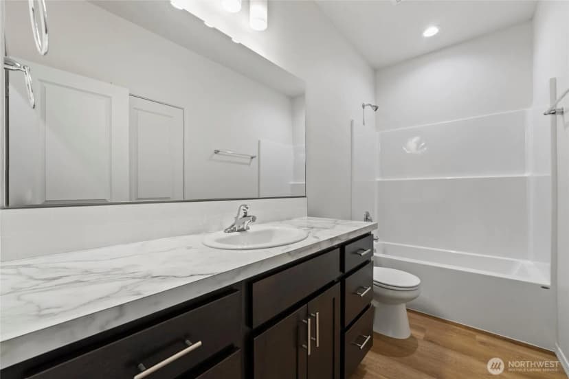 Property photo for 301 Poplar Street Ne, Royal City photo 23