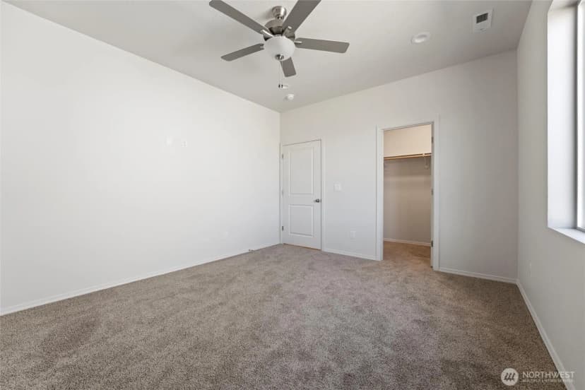 Property photo for 301 Poplar Street Ne, Royal City photo 17