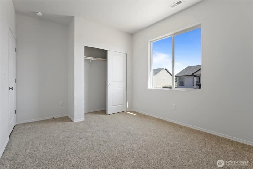 Property photo for 301 Poplar Street Ne, Royal City photo 22