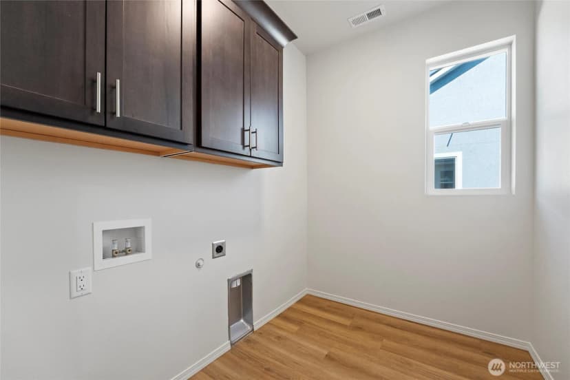 Property photo for 301 Poplar Street Ne, Royal City photo 25