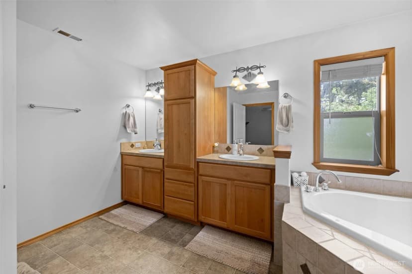 Property photo for 2201 W 16th Street, Port Angeles photo 36