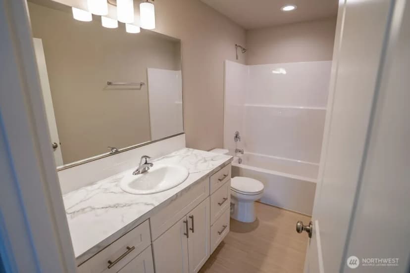 Property photo for 592 Karen Avenue, Royal City photo 16