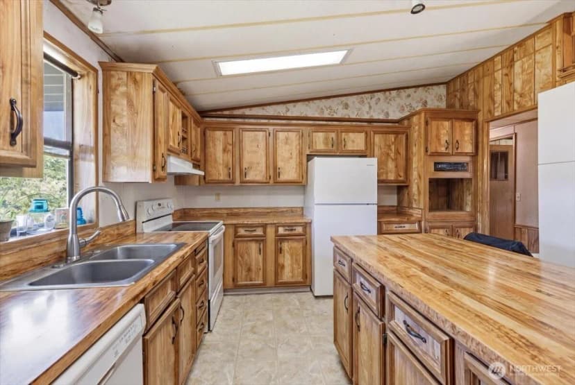 Property photo for 415 Sunny Drive, Electric City photo 9