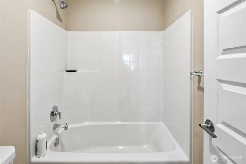 Property photo for 924 121st Avenue Se, Lake Stevens photo 18