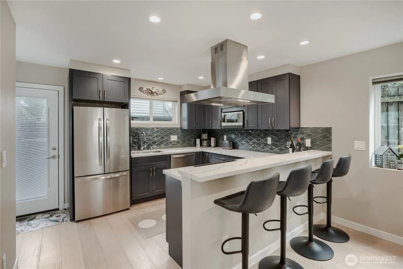 Property photo for 12534 C 5th Avenue Ne, Seattle photo 6