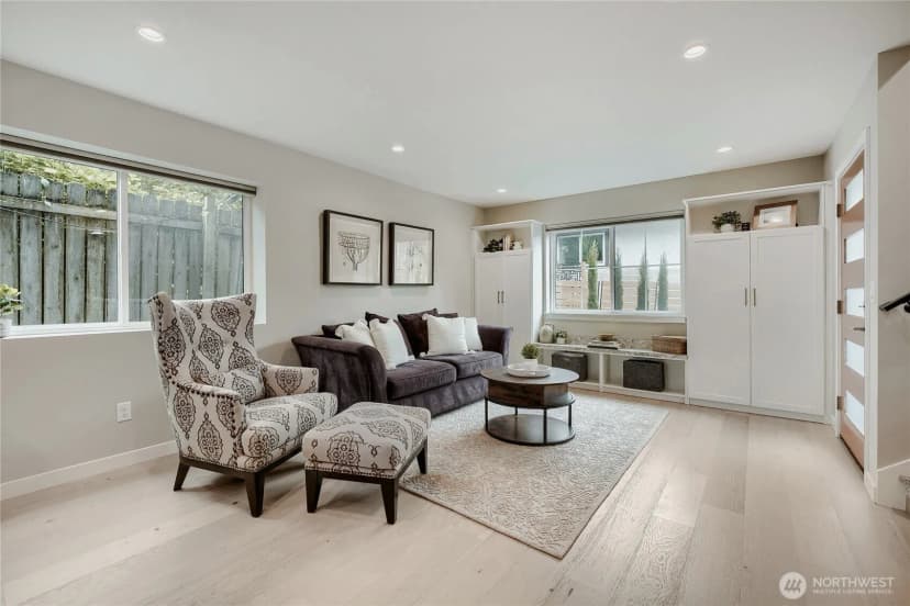 Property photo for 12534 C 5th Avenue Ne, Seattle photo 4