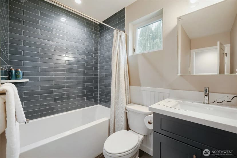 Property photo for 12534 C 5th Avenue Ne, Seattle photo 16