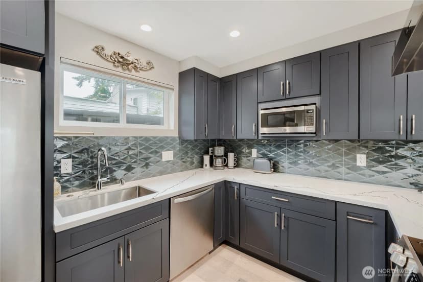 Property photo for 12534 C 5th Avenue Ne, Seattle photo 10