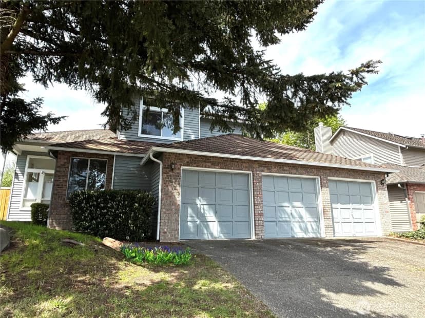 Property photo for 21523 129th Avenue Se, Kent photo 2