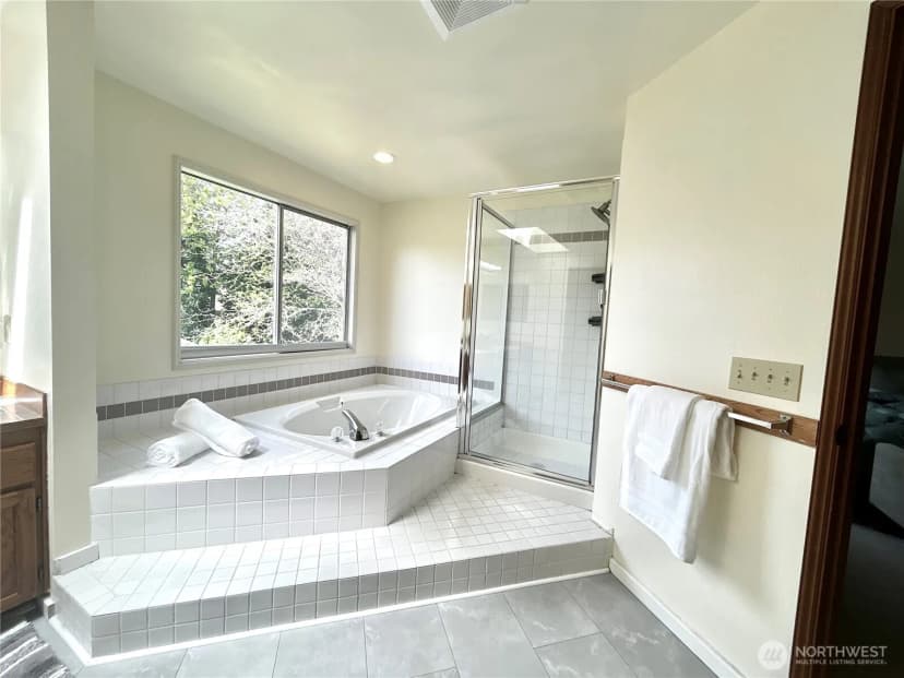 Property photo for 21523 129th Avenue Se, Kent photo 25