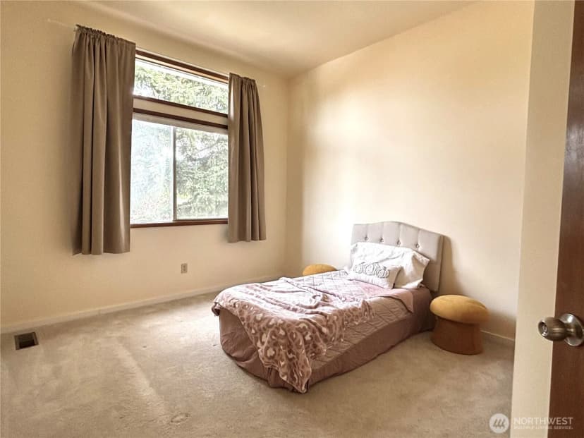 Property photo for 21523 129th Avenue Se, Kent photo 29