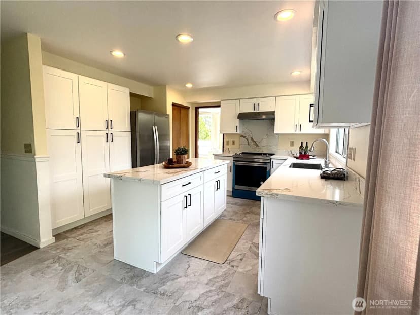 Property photo for 21523 129th Avenue Se, Kent photo 20