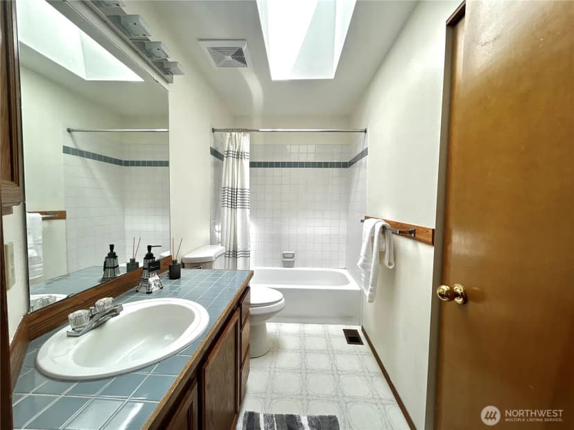 Property photo for 21523 129th Avenue Se, Kent photo 27
