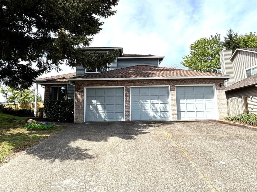Property photo for 21523 129th Avenue Se, Kent photo 3