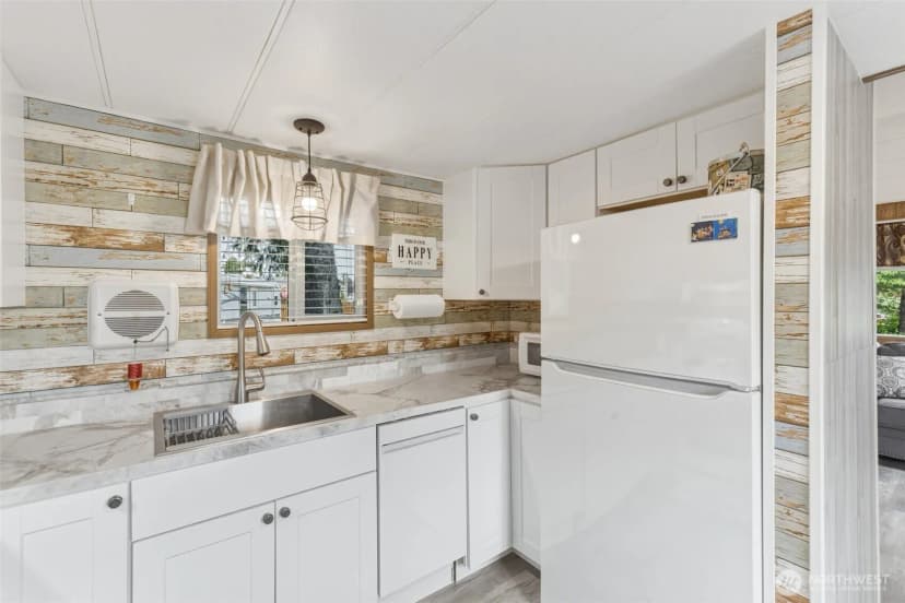 Property photo for 31109 N Place, Ocean Park photo 5