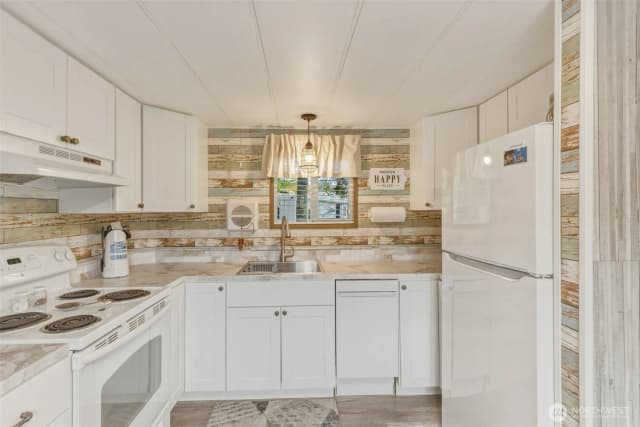 Property photo for 31109 N Place, Ocean Park photo 4