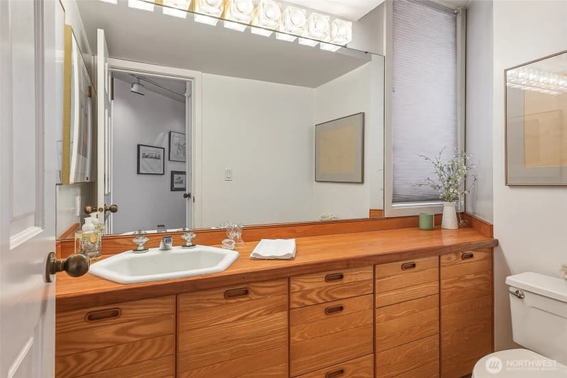 Property photo for 10 E Roanoke Street #8, Seattle photo 13