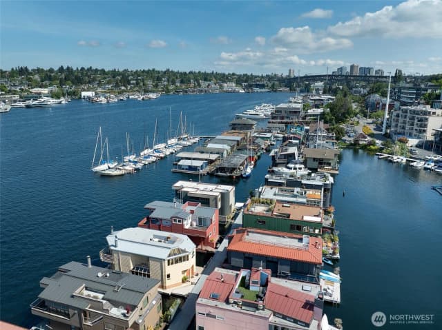 Property photo for 10 E Roanoke Street #8, Seattle photo 3