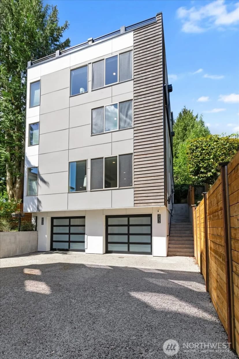 Property photo for 3953 1st Avenue Ne #a, Seattle photo 31