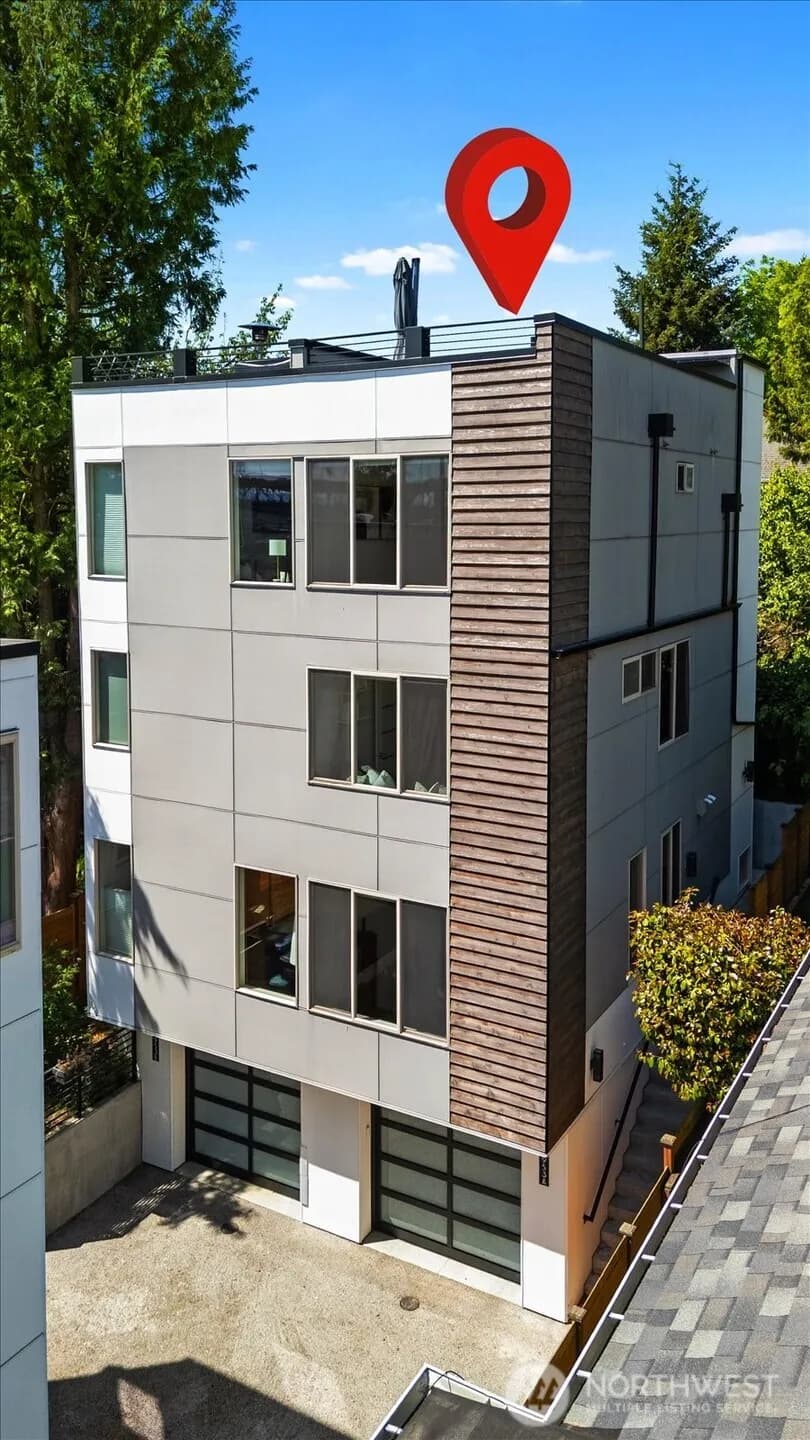 Property photo for 3953 1st Avenue Ne #a, Seattle photo 2