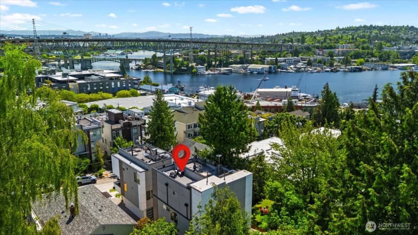 Property photo for 3953 1st Avenue Ne #a, Seattle