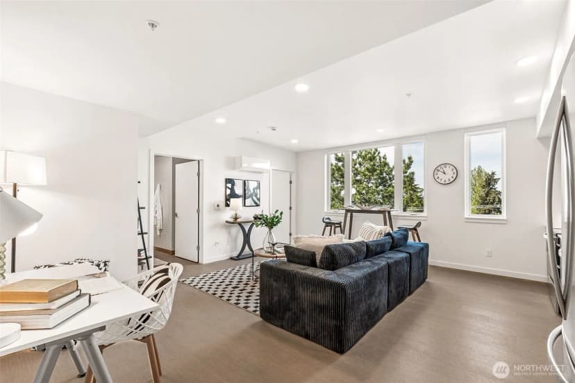 Property photo for 5819 Phinney Avenue N #405, Seattle photo 5