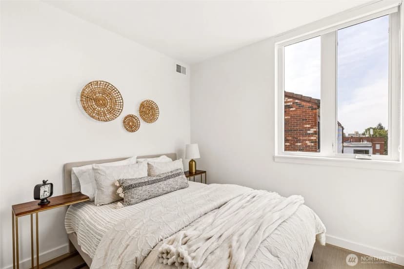 Property photo for 5819 Phinney Avenue N #405, Seattle photo 10