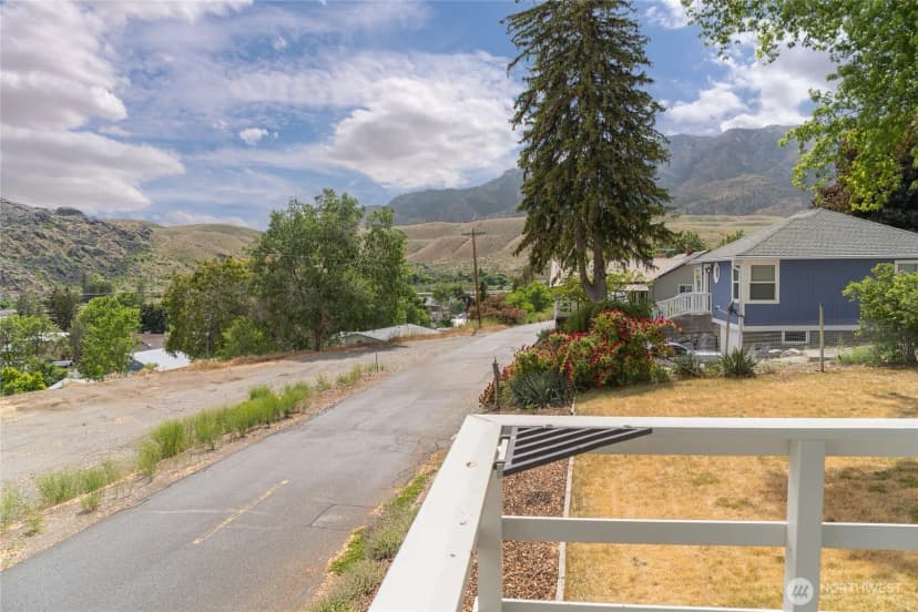 Property photo for 462 Beach Street, Pateros photo 12
