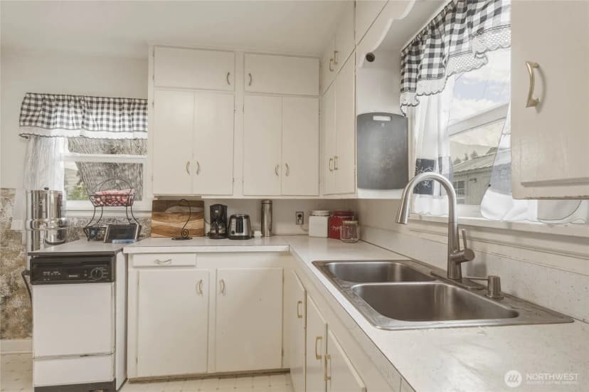 Property photo for 462 Beach Street, Pateros photo 9