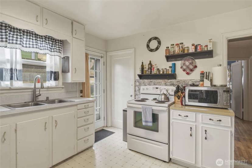 Property photo for 462 Beach Street, Pateros photo 7