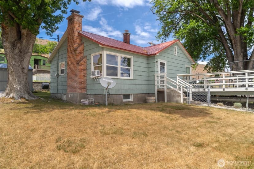 Property photo for 462 Beach Street, Pateros photo 30