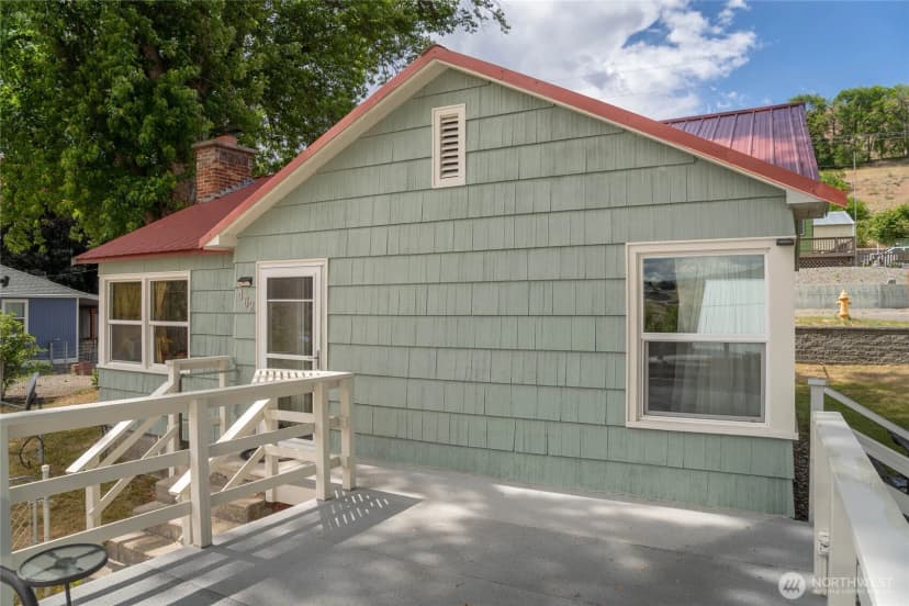 Property photo for 462 Beach Street, Pateros photo 14