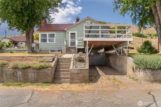 Property photo for 462 Beach Street, Pateros