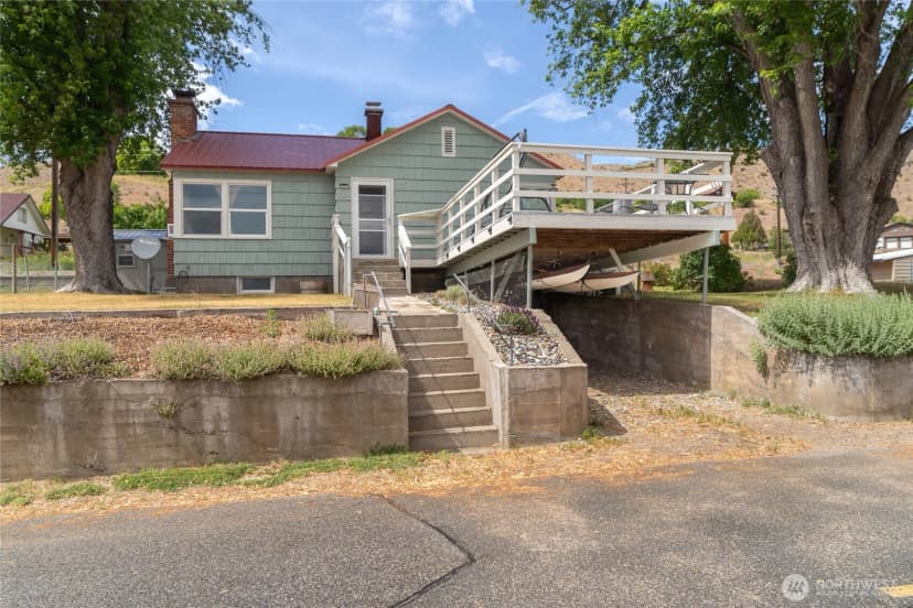 Property photo for 462 Beach Street, Pateros photo 28