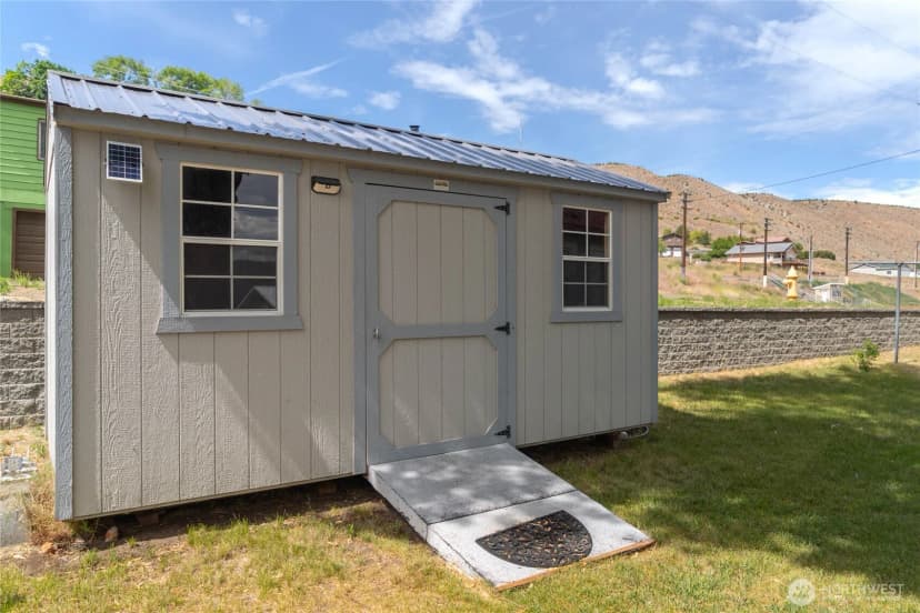 Property photo for 462 Beach Street, Pateros photo 17