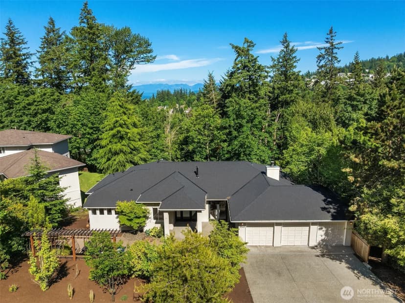 Property photo for 5546 159th Place Se, Bellevue photo 2