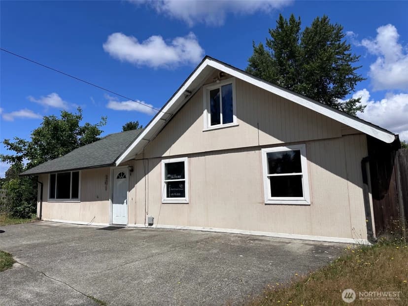 Property photo for 201 123rd Street E, Tacoma photo 15
