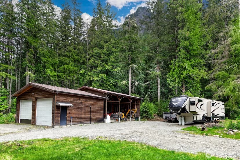 Property photo for 7538 Moon Valley Road Se, North Bend photo 30