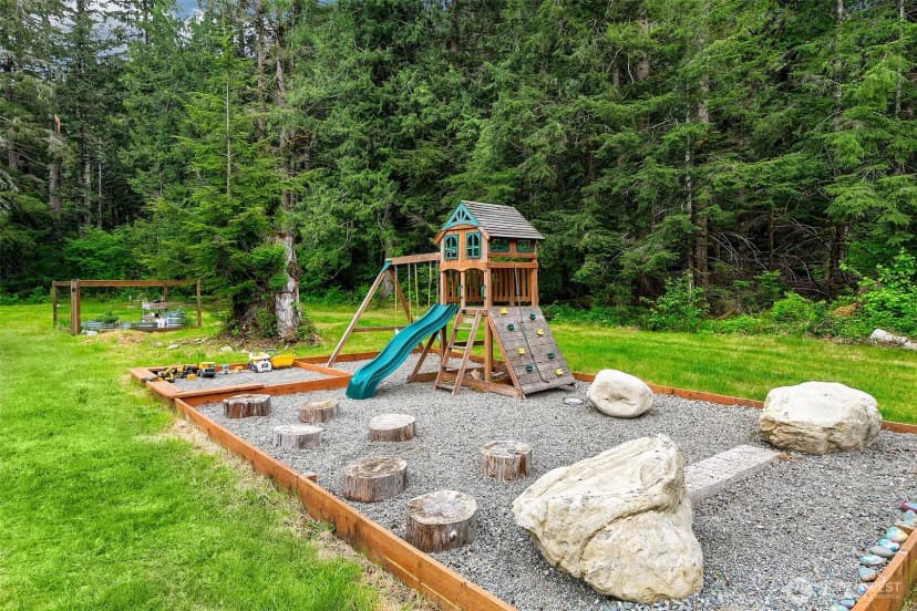 Property photo for 7538 Moon Valley Road Se, North Bend photo 38
