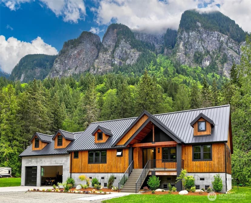 Property photo for 7538 Moon Valley Road Se, North Bend