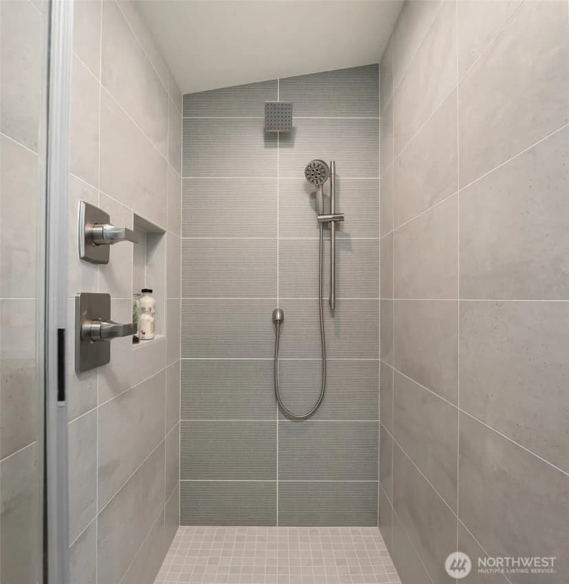 Property photo for 12002 20th Avenue Ne, Seattle photo 23